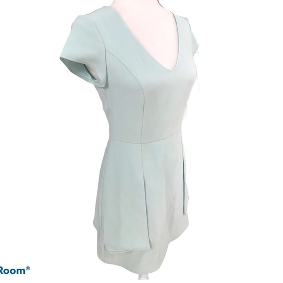 Elegant Light Blue Women's Dress - Picture 2 of 9